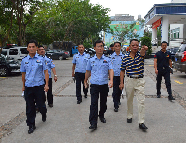 昌江县委常委,公安局长林雄到交警大队调研